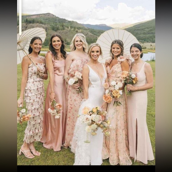 Mac Duggal Designer Gown - Picture 3 of 8